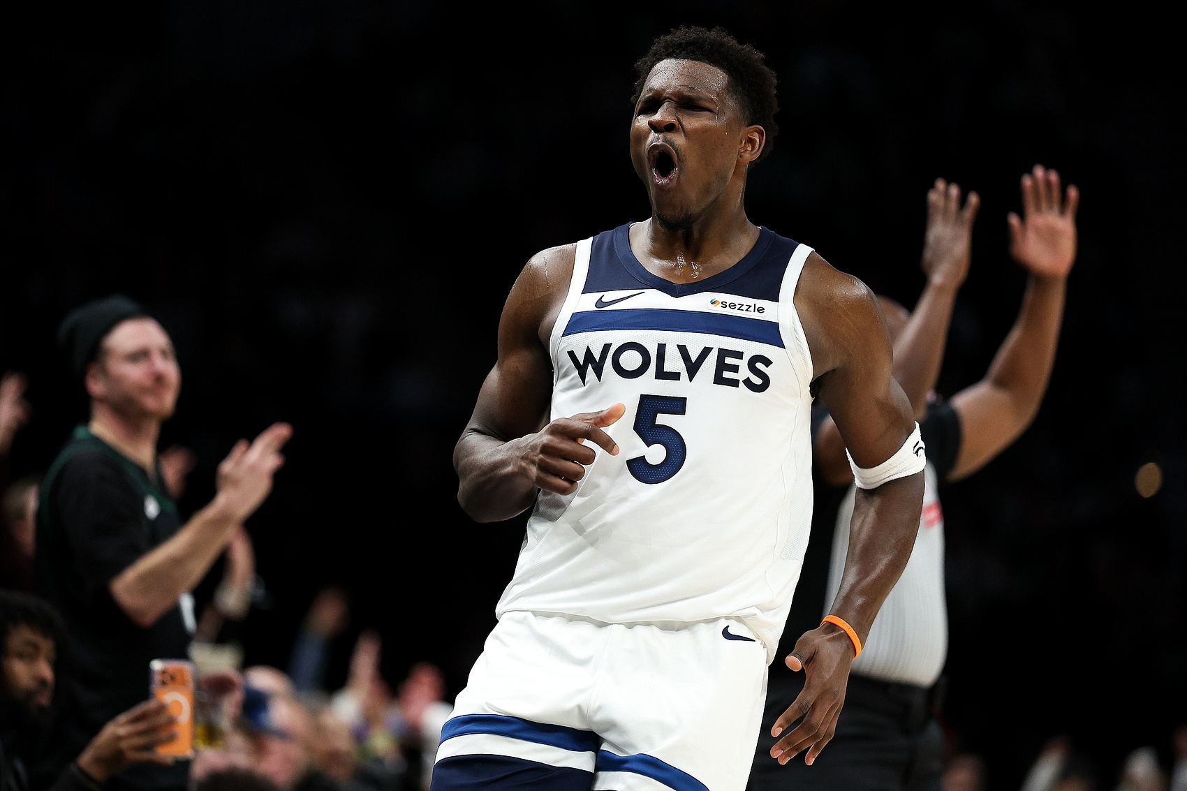 小里弗斯：爱德华兹本赛季表现被低估 他一直保持着高水准