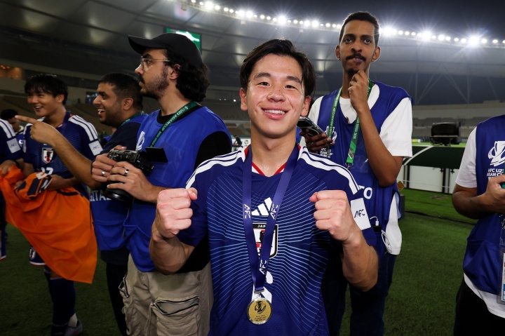 PP电子模拟器官网-决赛对中国远射双响的小仓幸成来自法政大学，身高167身价2.5万欧