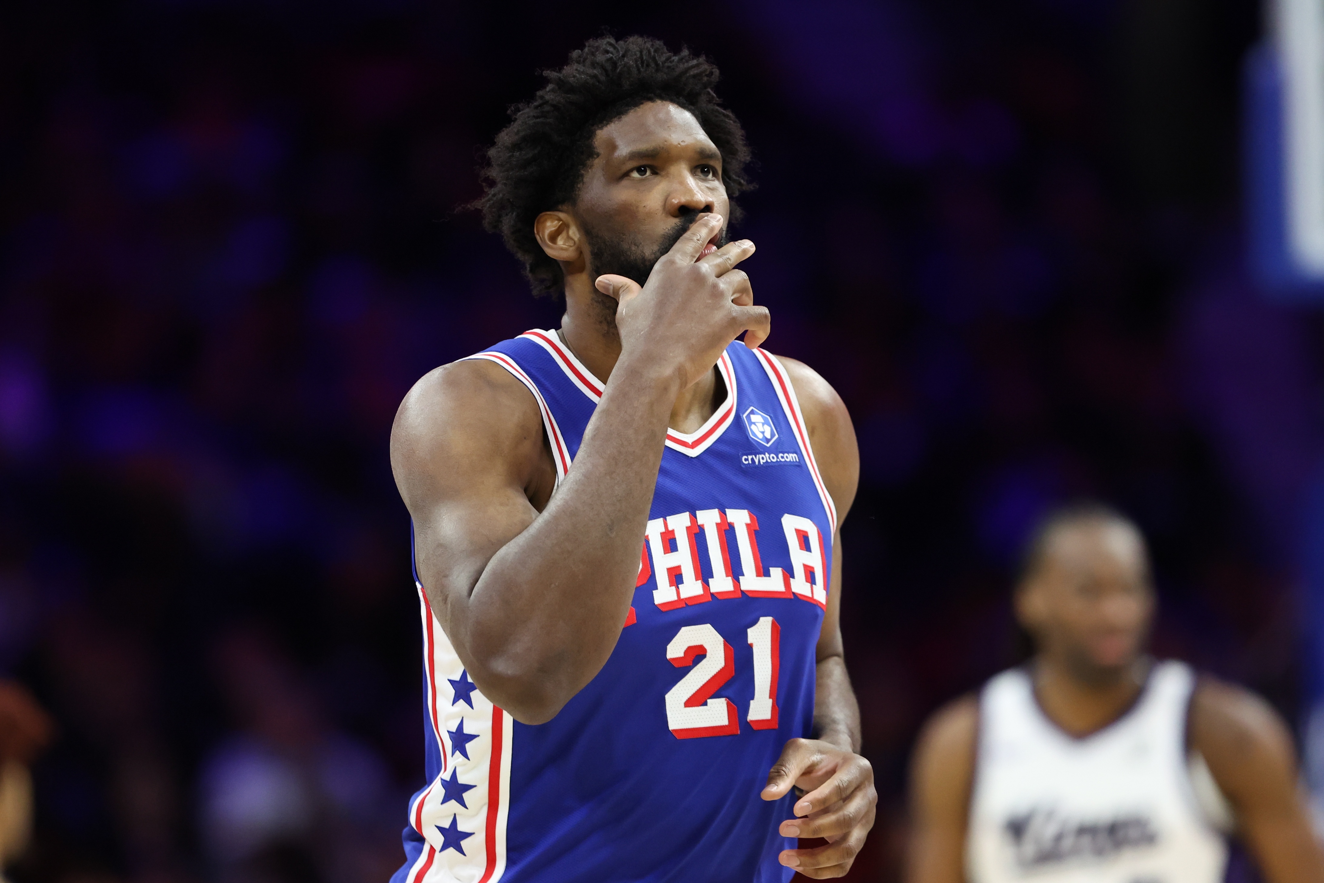 PP电子导航-梦回巅峰！恩比德上半场10中7砍20分5板4助1断 罚球6中6