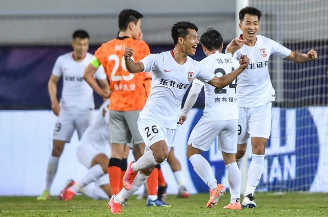 PP电子导航-【中超】孙捷头球破门 长春亚泰1比0深圳队锁定前四